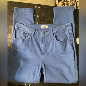 KENSIE capri pants in blue color Size 6 EUC